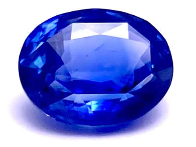 Natural sapphire gemstone